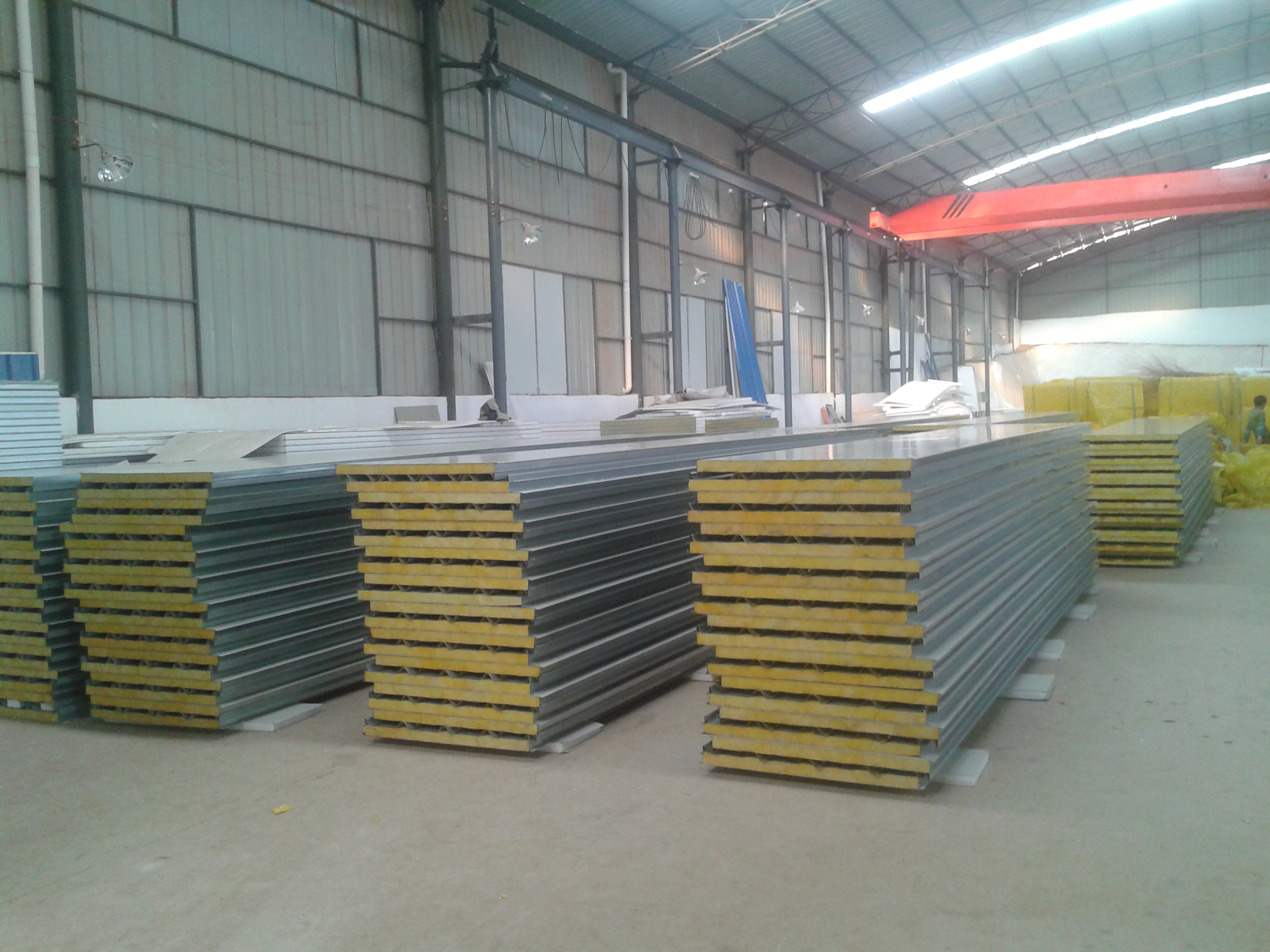 昆明苏工批发供应云南昆明玻璃棉彩钢瓦